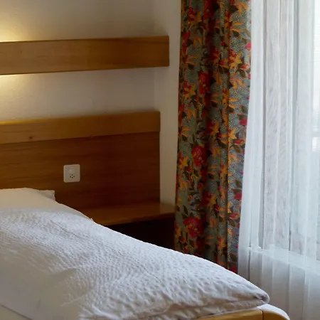 Victoria Hotel