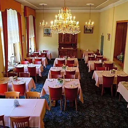 Victoria Hotel 3*