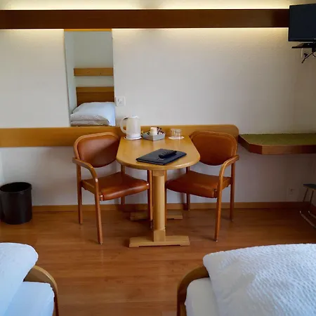 Victoria Hotel 3*